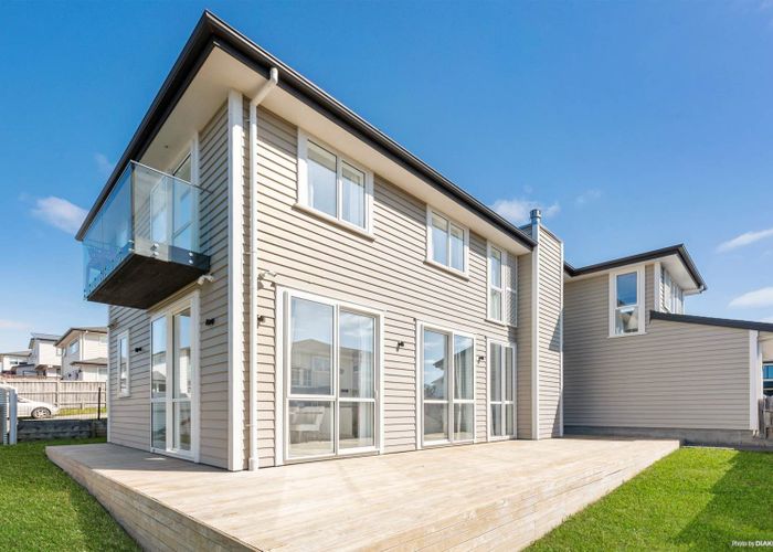  at 17 Lagonda Rise, Oteha, Auckland
