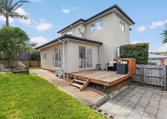  at 13A Peach Road, Glenfield, Auckland