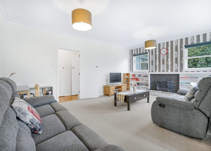  at 51 Sillary Street, Hamilton East, Hamilton