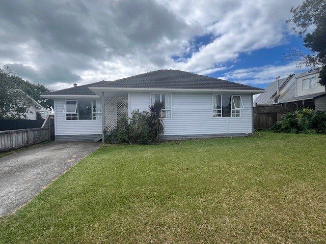  at 32 Third View Avenue, Beachlands, Manukau City, Auckland