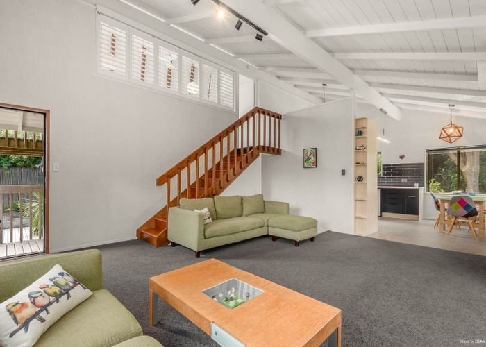  at 90 Aeroview Drive, Beach Haven, Auckland