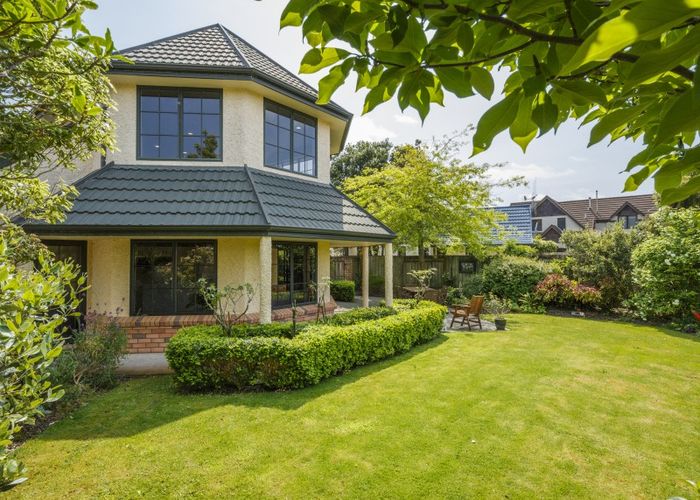  at 5 Kilkenny Place, Fitzherbert, Palmerston North