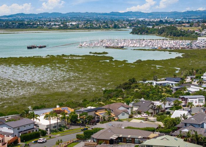  at 23 Bannings Way, West Harbour, Waitakere City, Auckland