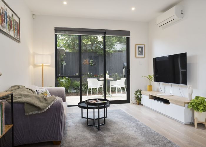  at 5B Beach Road, Te Atatu Peninsula, Waitakere City, Auckland