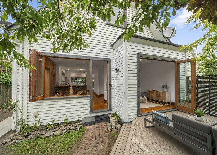  at 27 Hardwicke Street, Sumner, Christchurch