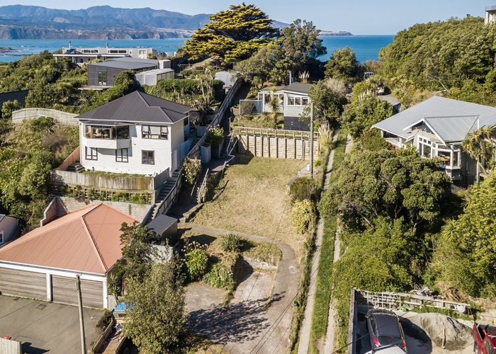 For sale 25 Hungerford Road, Lyall Bay, Wellington, Wellington