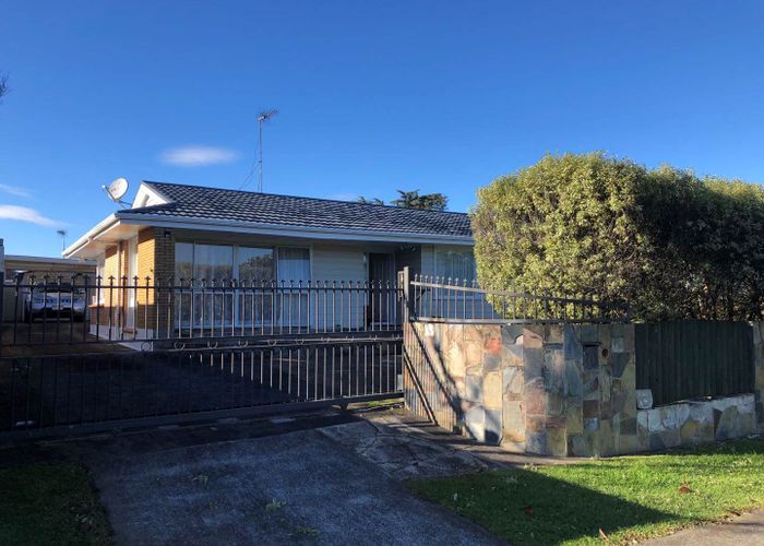  at 70 Botany Road, Botany Downs, Auckland