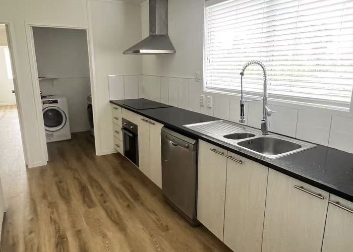  at 39 Awaruku Road, Torbay, North Shore City, Auckland