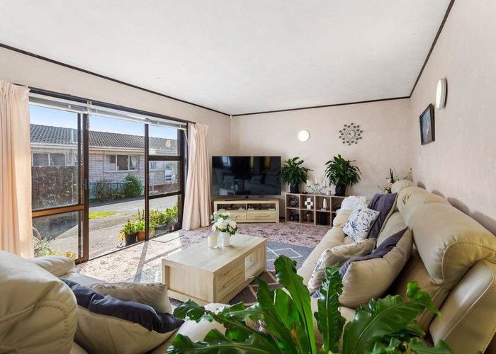  at 2/1307 Dominion road extention, Mount Roskill, Auckland City, Auckland