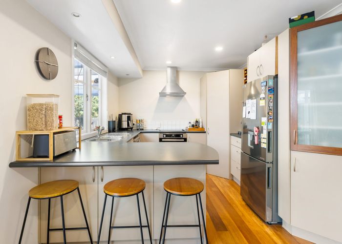  at 21 Alma Street, Te Atatu South, Waitakere City, Auckland