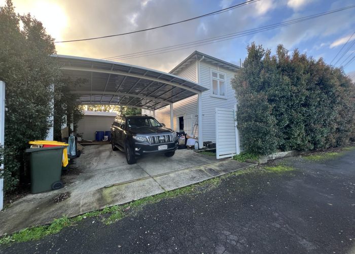  at 30 Niccol ave, Narrow Neck, North Shore City, Auckland