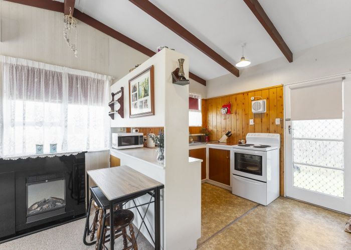  at 17B Treadwell Street, Springvale, Whanganui, Manawatu / Whanganui