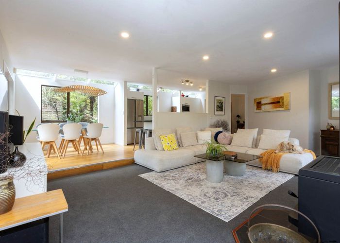  at 156 Laingholm Drive, Laingholm, Waitakere City, Auckland