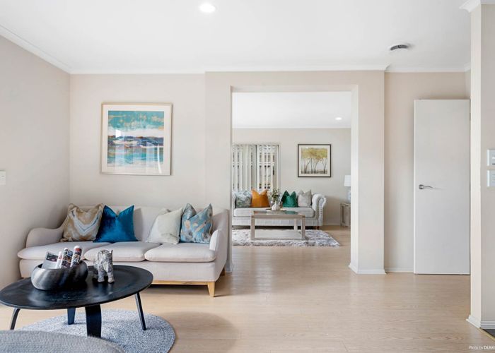  at 8 Dalcross Drive, Flat Bush, Auckland