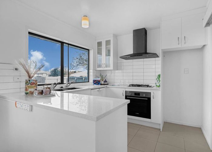  at 1/6 Tina Place, Sunnyhills, Manukau City, Auckland