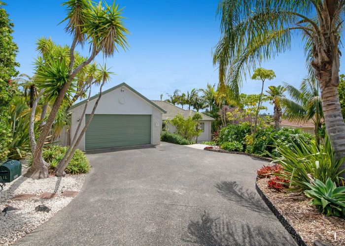  at 10 Jacanas Place, Unsworth Heights, Auckland