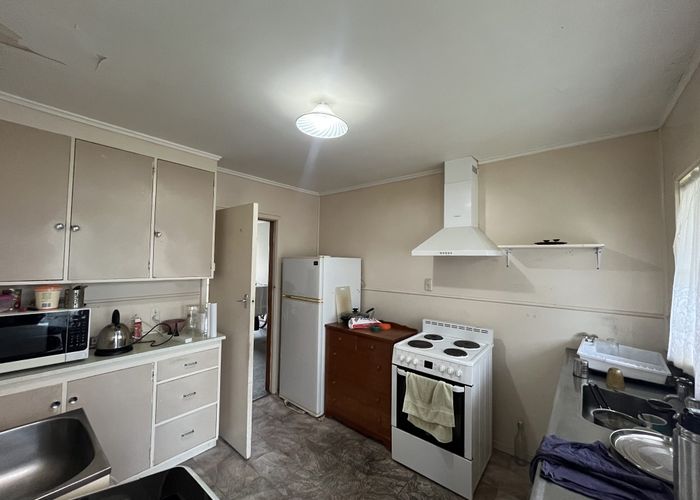  at 2/44 Cameron Road, Hamilton East, Hamilton, Waikato