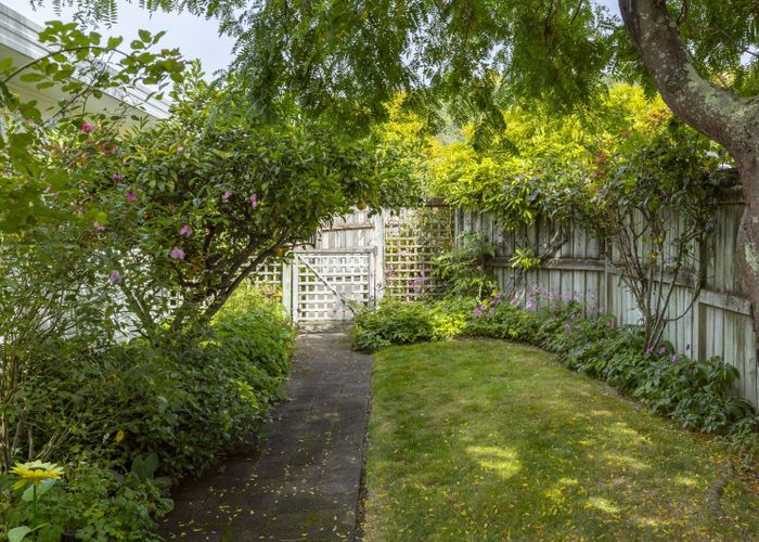  at 2/8 Kinder Street, Acacia Bay, Taupo, Waikato