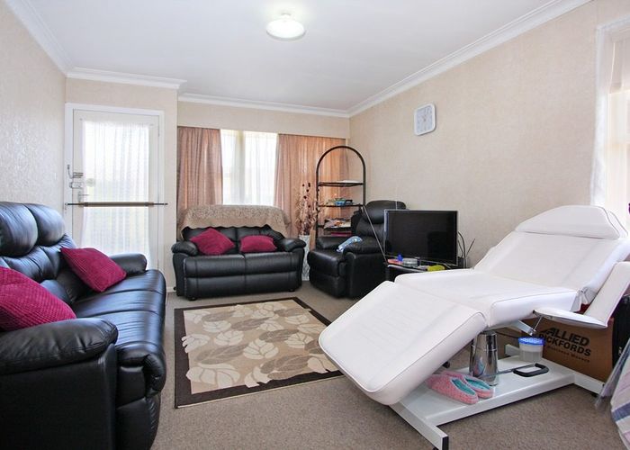  at 2/100 Coronation Road, Papatoetoe, Manukau City, Auckland