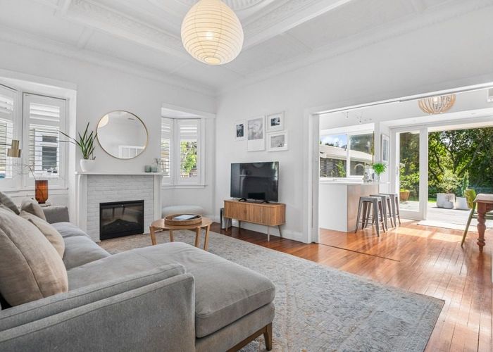  at 25 Aroha Avenue, Sandringham, Auckland