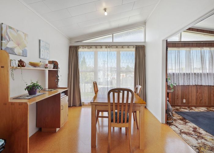  at 10 Chaucer Place, Blockhouse Bay, Auckland