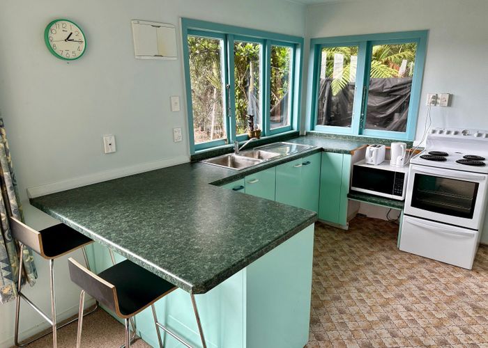  at 6 Horncastle Crescent, Little Wanganui