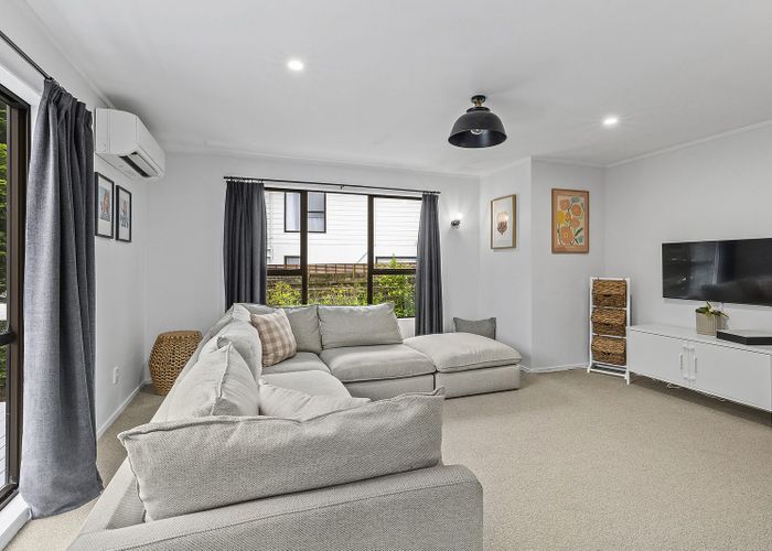  at 4 Percy Dyett Drive, Karori, Wellington