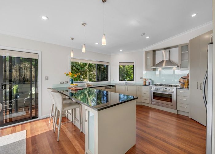  at 32 Gills Road, Bucklands Beach, Auckland