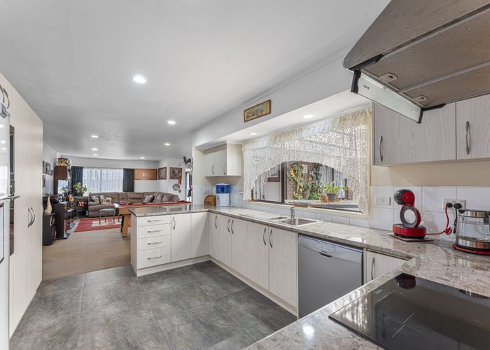  at 137 Walter Strevens Drive, Conifer Grove, Takanini