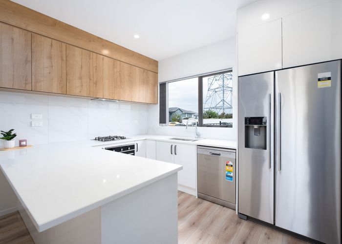  at 42E Donegal Park Drive, Flat Bush, Manukau City, Auckland