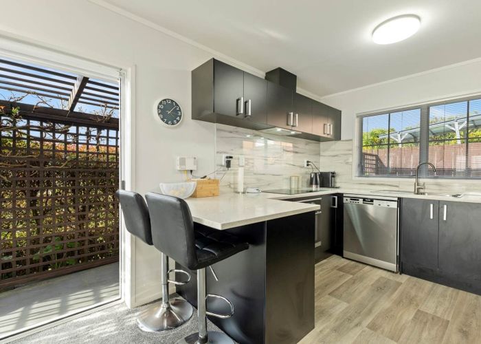  at 98 Dalwhinnie Parade, Highland Park, Auckland