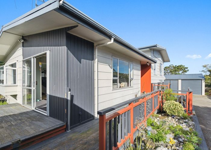  at 7 Downs View Place, Pukerua Bay, Porirua