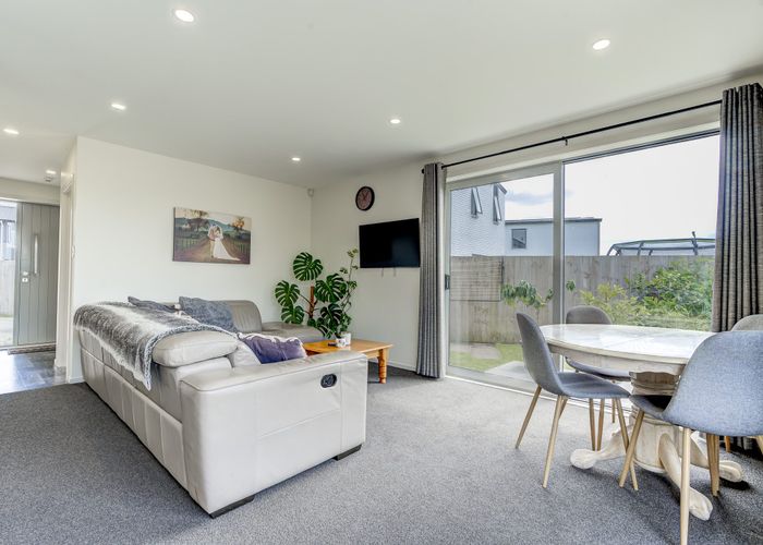  at 2/10 Mila Paige Close, Glenview, Hamilton