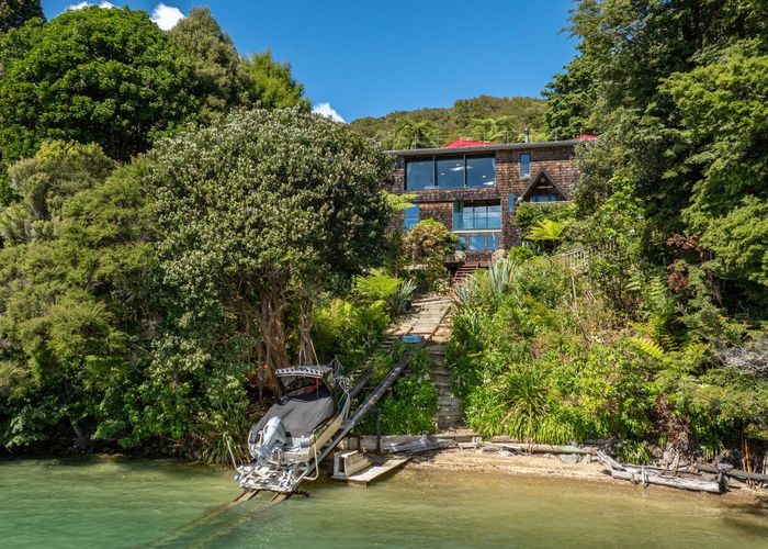  at Onahau Bay, Queen Charlotte Sounds, Marlborough, Marlborough