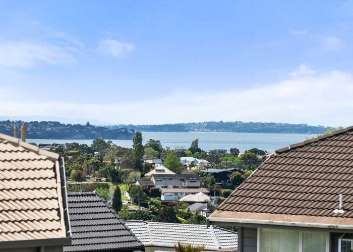  at 1/56 Aberdeen Road, Campbells Bay, North Shore City, Auckland