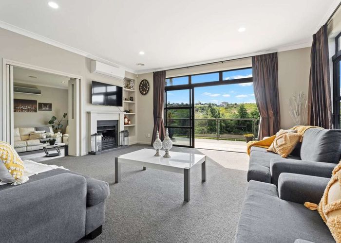  at 14 Regis Lane, Flat Bush, Manukau City, Auckland