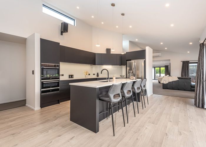  at 14 Willowview Drive, Redwood, Christchurch