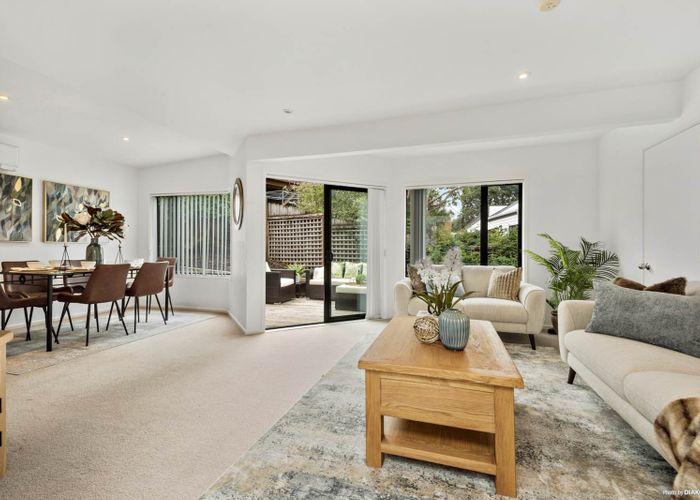  at 1/53 Topliss Drive, Northcross, Auckland