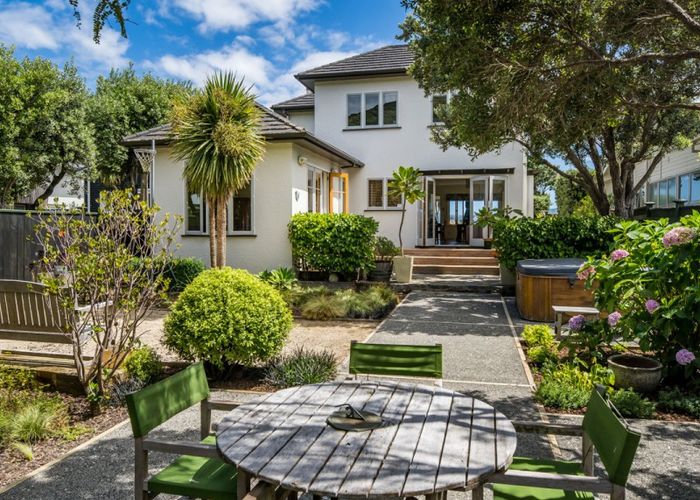  at 145 Marine Parade, Eastbourne, Lower Hutt