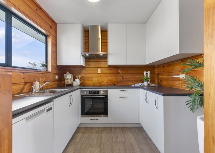  at 2/8 Mayfield Road, Glenfield, North Shore City, Auckland