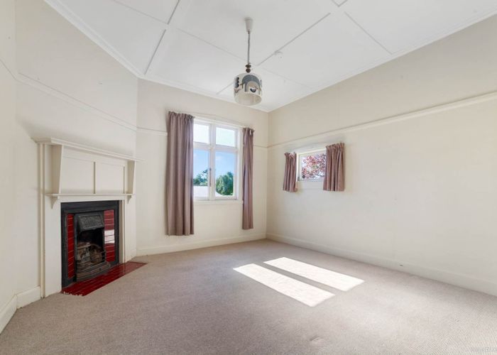  at 16 Lake Road, Devonport, Auckland