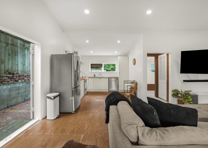  at 22 Avian Road, Blue Mountains, Upper Hutt, Wellington