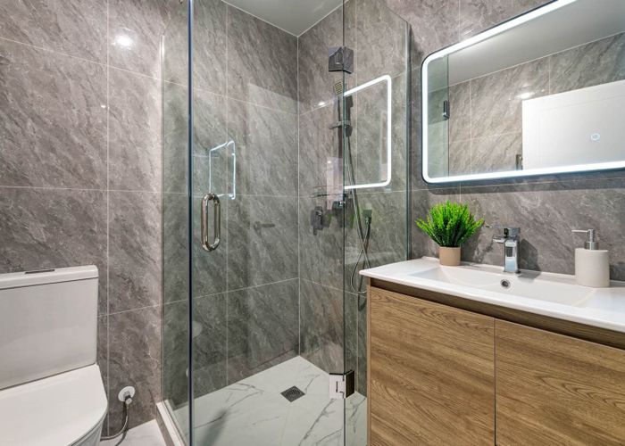  at 1/12 William Street, Mangere East, Auckland