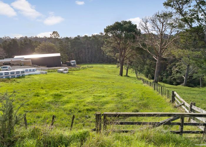  at 27 Crows Road, Swanson, Auckland
