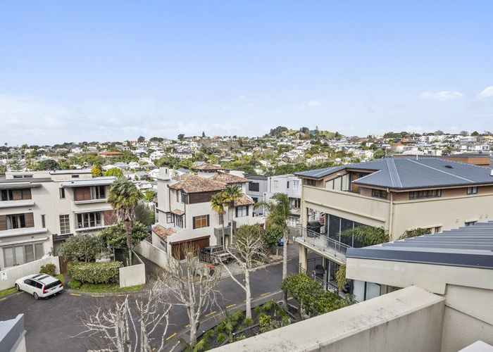  at 2F/5 Furneaux Way, Remuera, Auckland City, Auckland