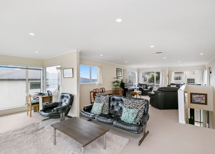  at 35 Tamworth Crescent, Newlands, Wellington