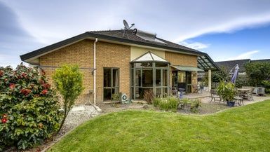  at 10 Knightsbridge Place, Taradale, Napier