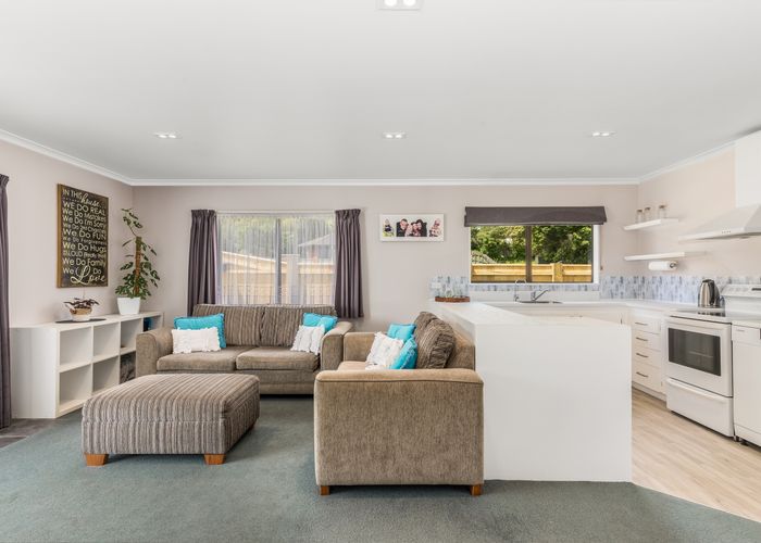  at 19 Hillside Drive, Maoribank, Upper Hutt