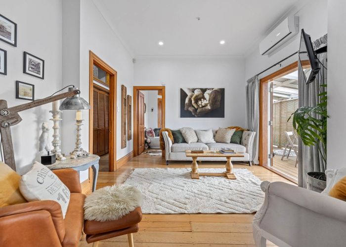 at 12 High Street, Tirau