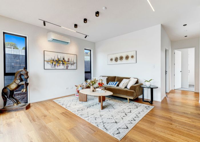  at 2 Tiri View Place, Browns Bay, North Shore City, Auckland